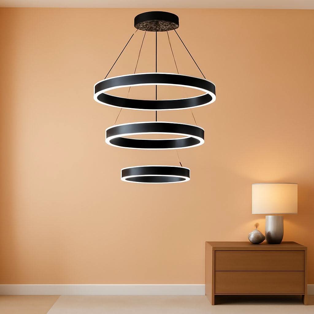 Homiqo Aura – Czarna regulowana lampa wisząca LED z trzema pierścieniami